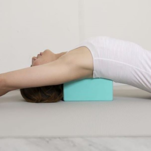 らくねるアーチヨガブロック